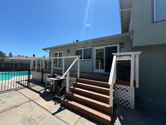 Building Photo - "Charming Walnut Creek Retreat: Spacious 4-Bedroom Home with Elegant Granite Kitchen, Cozy Firepl...