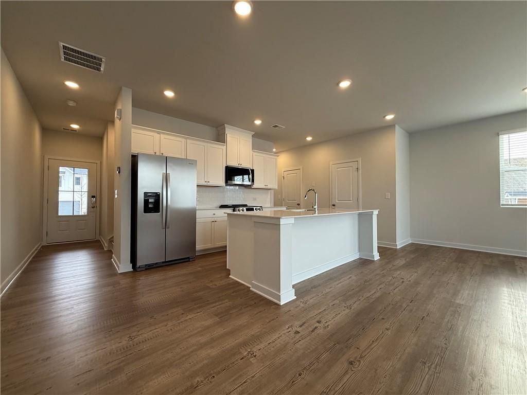 Building Photo - 7253 Mulberry St