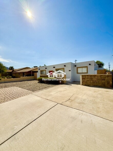 Primary Photo - 1201 E Winter Dr