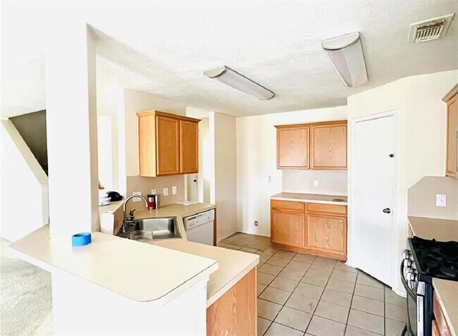 Building Photo - 8006 Echinacea Dr