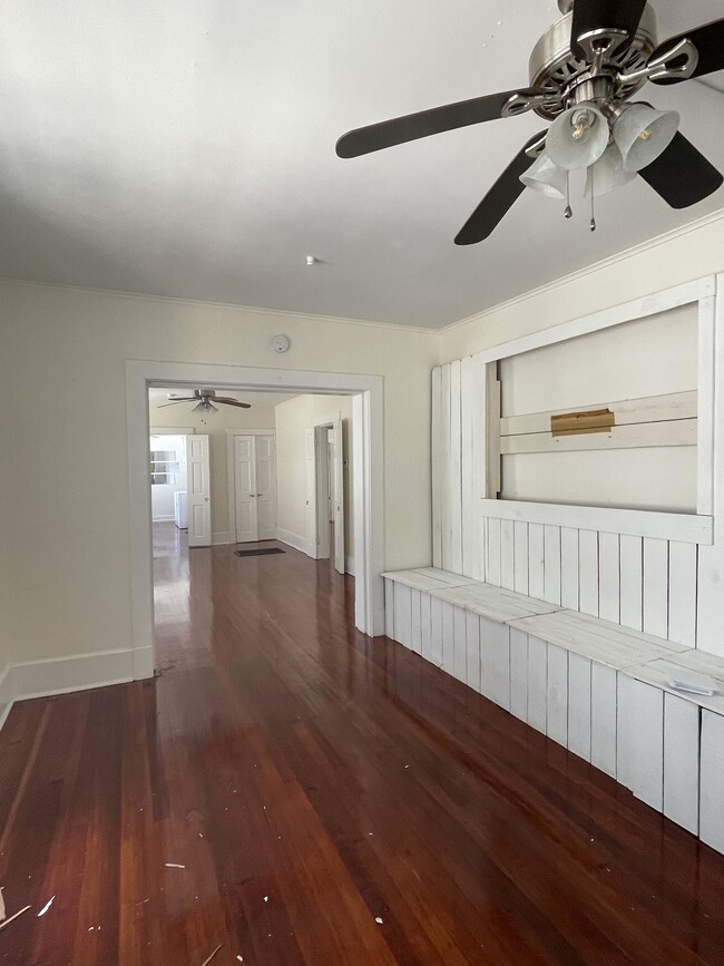 Building Photo - 7810 Saint Charles Ave