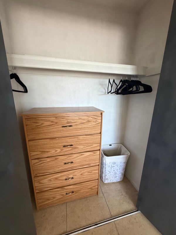 Building Photo - 1711 E Camino Carreta