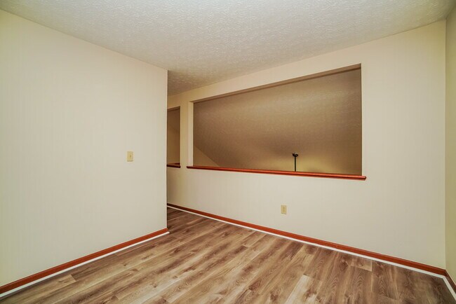 Building Photo - 6150 Kensington Glen Dr