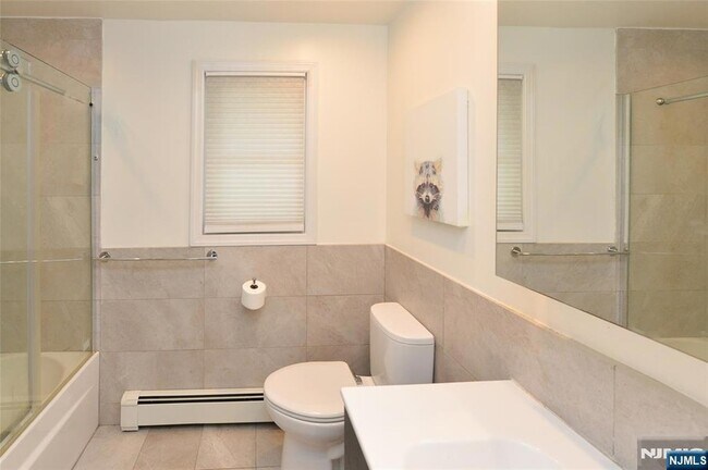 Building Photo - 5-15 Dorothy Street Unit 1X