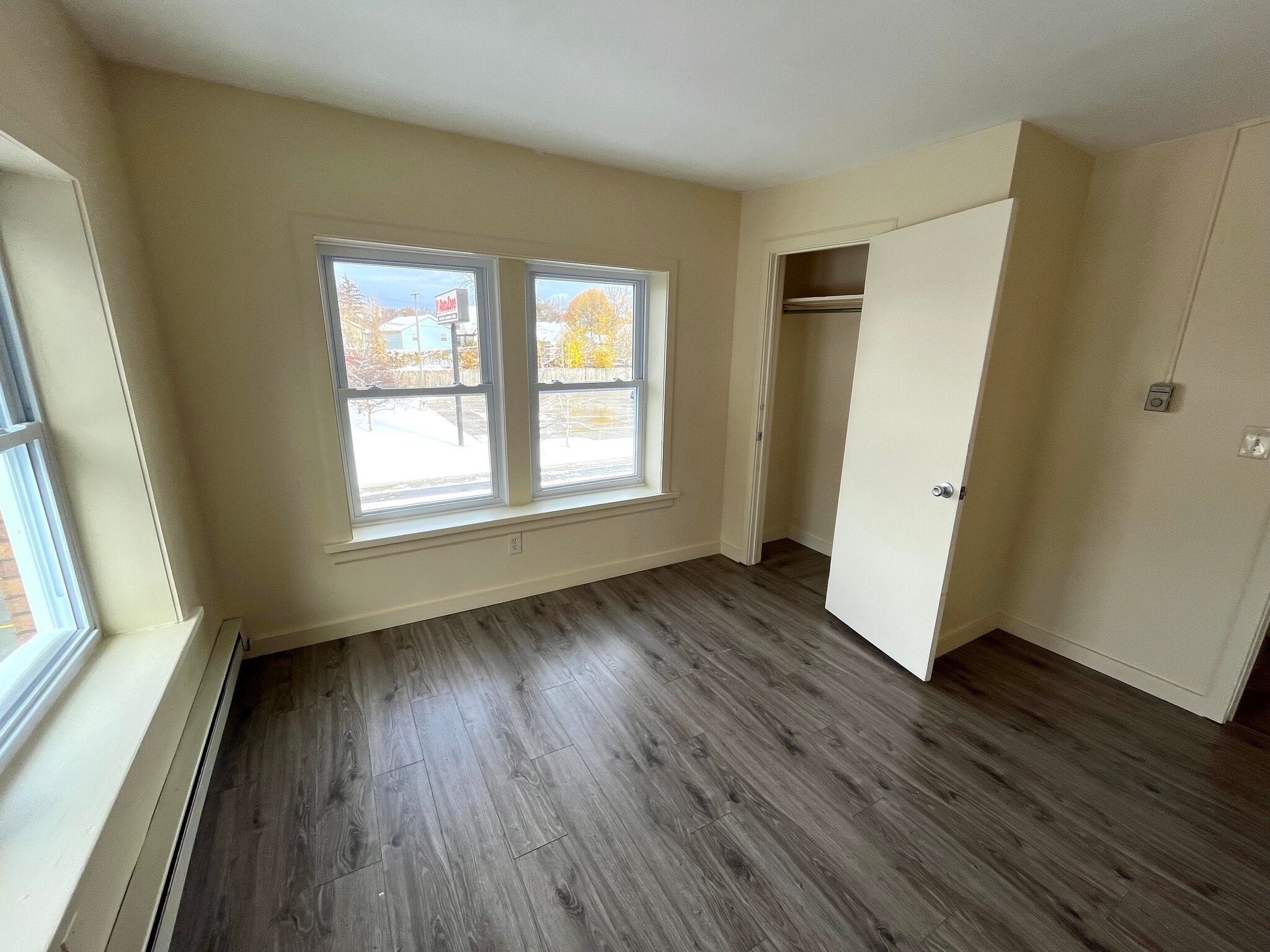Bedroom full view - 1159 E Main St