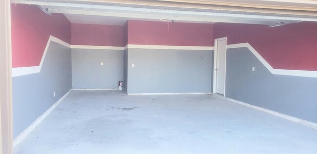 Building Photo - 8723 W Cres Lake Cir
