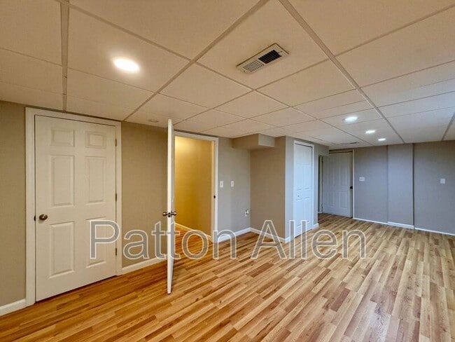 Building Photo - 689 New Haw Creek Rd