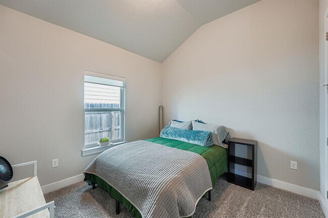 Building Photo - 9800 Grapevine Leaf Dr
