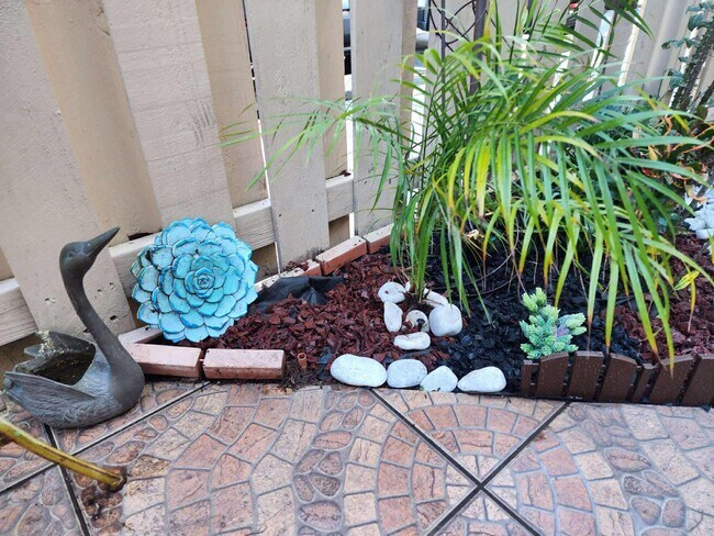 Building Photo - 600 Executive Center Dr