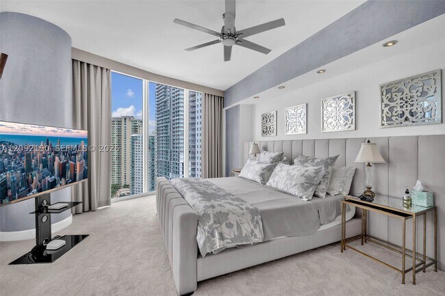 Building Photo - 333 Las Olas Way