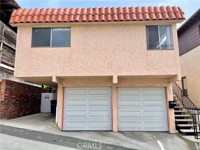 Building Photo - 204 18th Pl