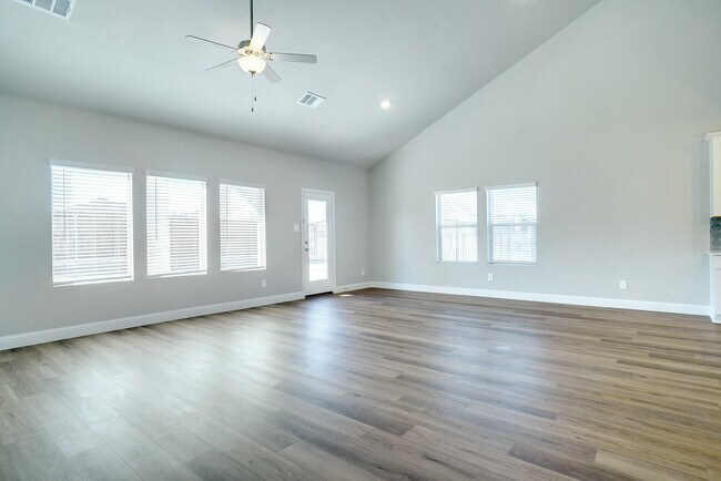 Building Photo - 5812 Marvel Dr