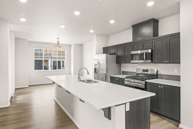 Building Photo - 7163 NW Eleanor Ave