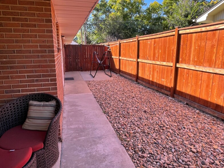 Building Photo - 1887 Independence St