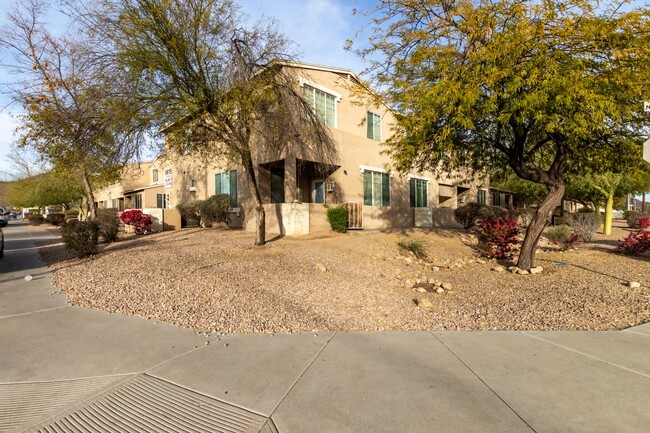 Primary Photo - Adorable townhome in Phoenix!!