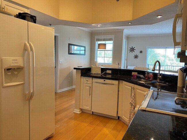 Building Photo - 3205 NE 184th St