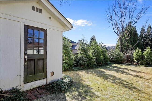 Building Photo - 105 Spruell Springs Rd
