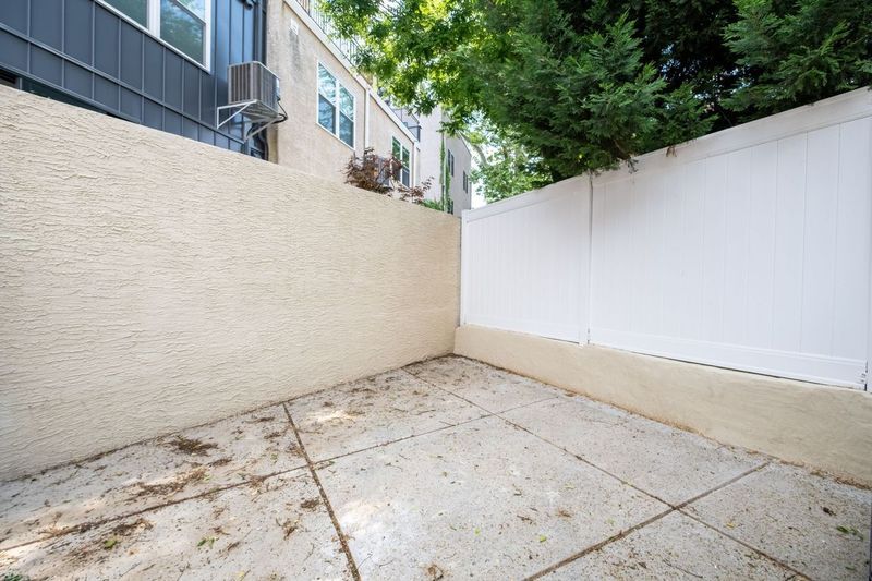 Building Photo - 2508 Christian St