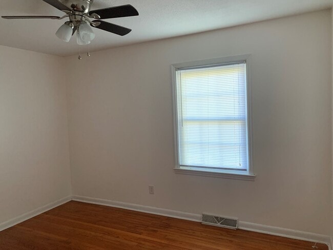 Building Photo - 23 Edith Dr