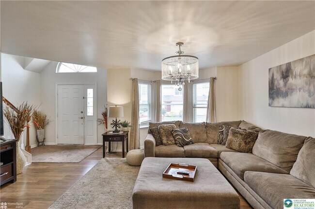 Building Photo - 204 Ridings Cir