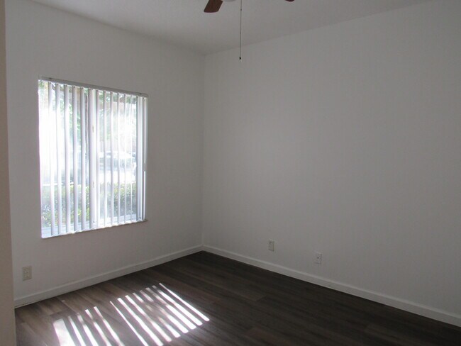 Building Photo - 4525 Oak Terrace Dr