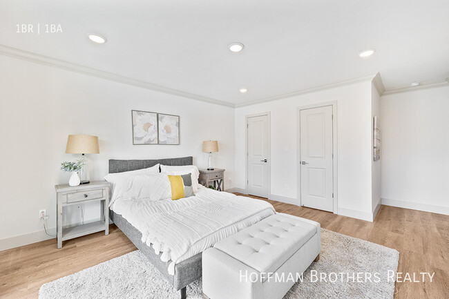 Building Photo - 823 3rd St
