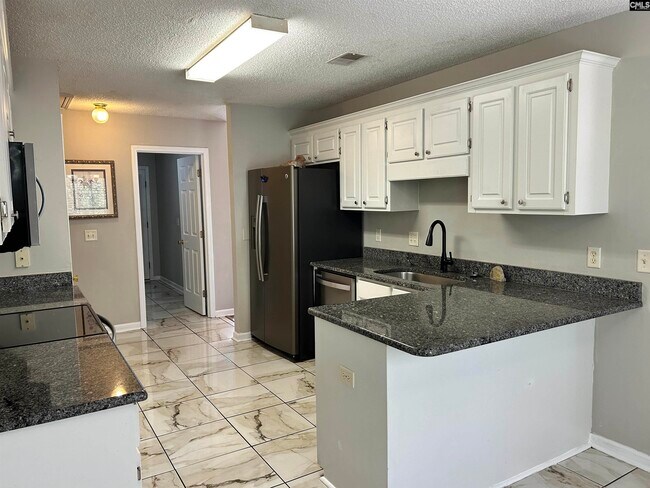 Building Photo - 405 Beech Glen Dr