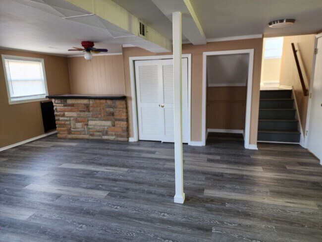 Building Photo - 4306 Shady Villa Dr