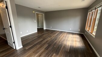 Building Photo - 2206 S Holt Ave