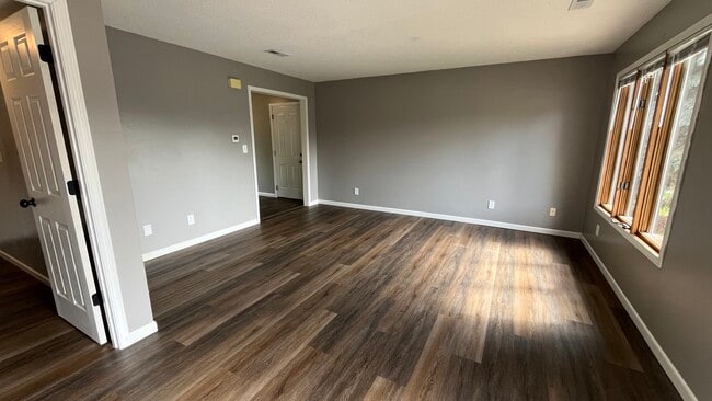Building Photo - 2206 S Holt Ave