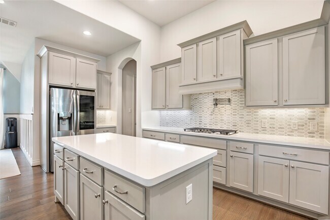 Building Photo - 12310 May Pop Path