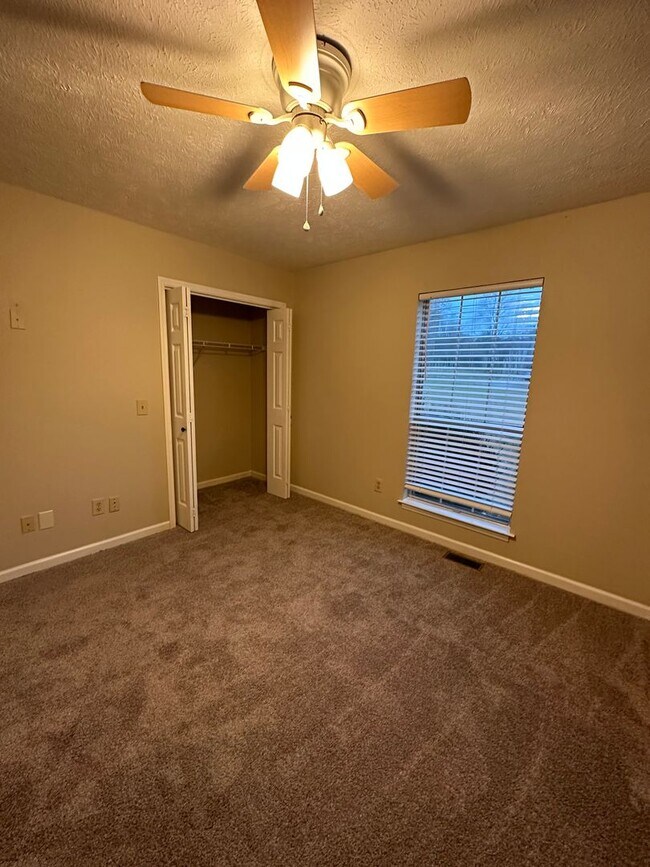 Building Photo - For Lease - 3 Beds, 2 Baths, 2000 SqFt home in N. Mt Juliet