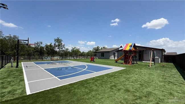 Building Photo - 24 Jenna Ln