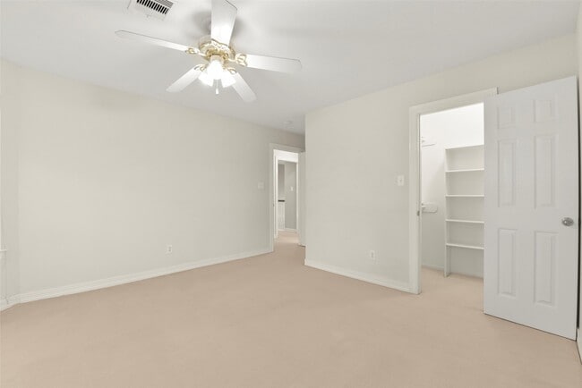 Building Photo - 1915 Lytham Ln