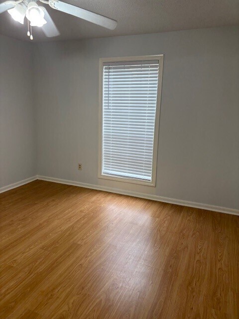 Building Photo - 1311 Antoine Dr