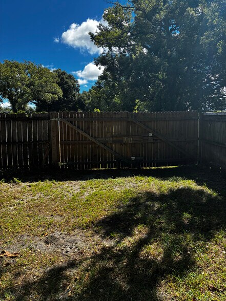 Building Photo - 3417 Lindell Ave