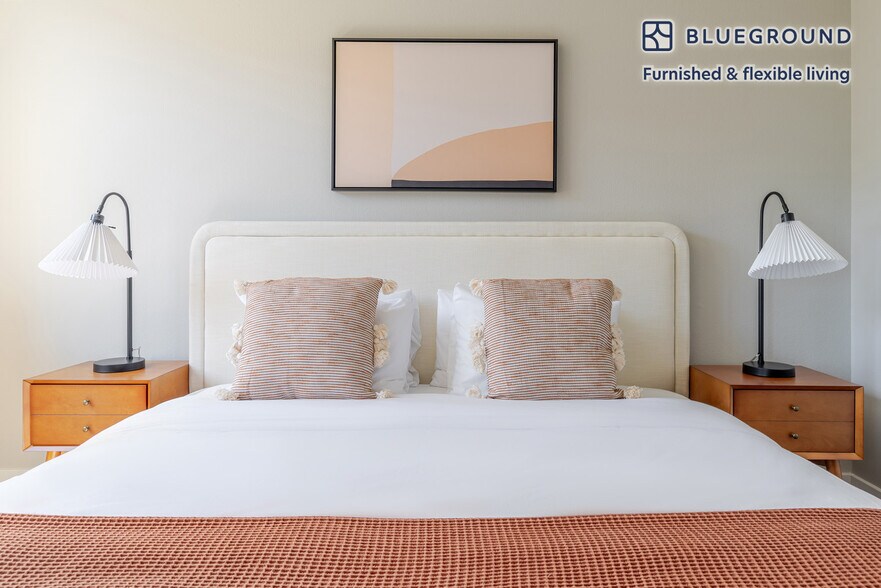 Building Photo - 545 San Antonio Rd