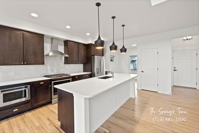 Building Photo - Luxury 5-Bedroom Home in the Award-Winning...