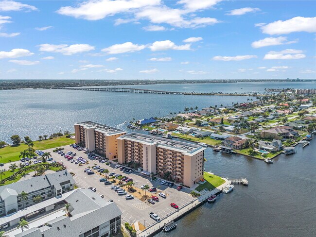 Building Photo - 4260 SE 20th Pl