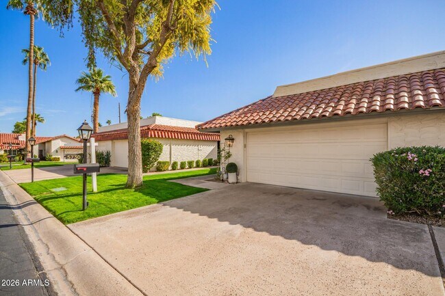 Building Photo - 5730 N Scottsdale Rd