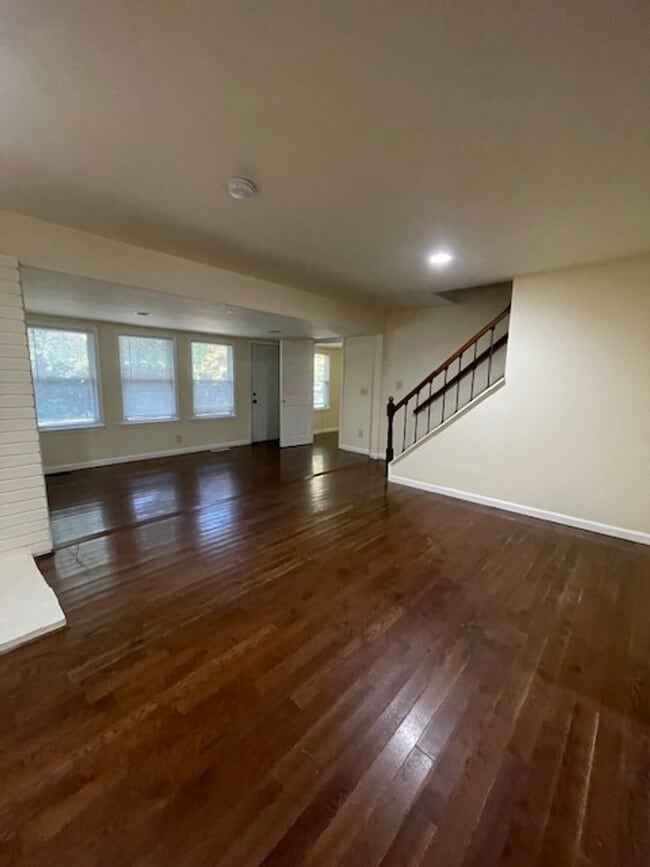 Building Photo - SINGLE FAMILY HOME IN TWINBROOK FOREST