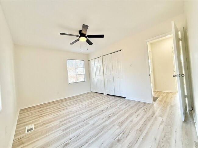 Building Photo - Brookside Beauty