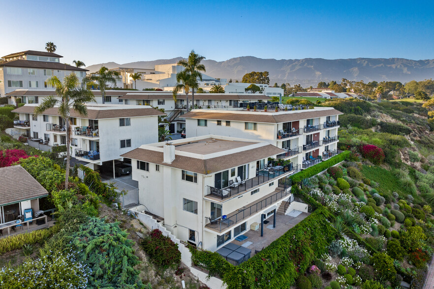 Building Photo - Sea Cliff Apartments