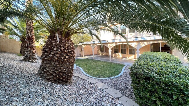 Building Photo - 10121 Oakmoor Pl