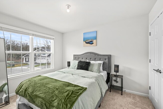 Building Photo - 1868 Forest View Ct