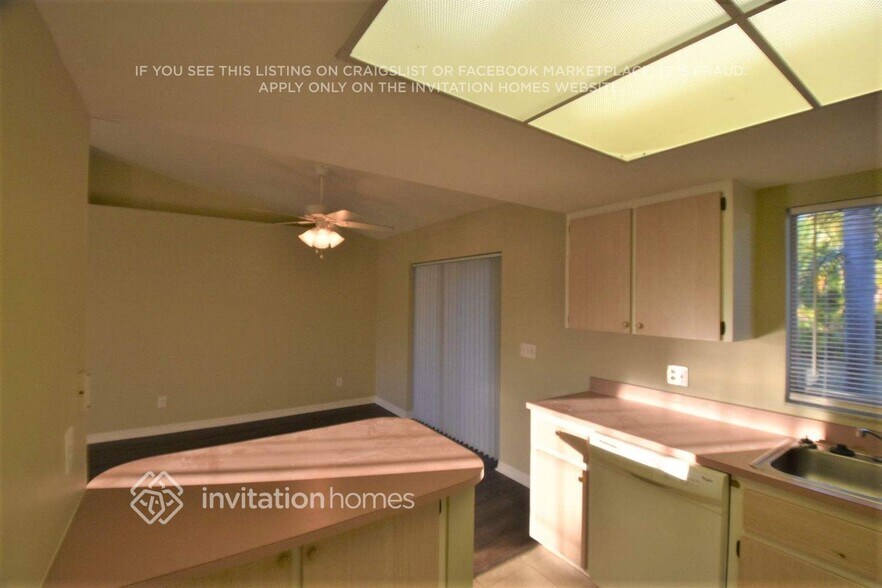 Building Photo - 5244 SW 19th Pl