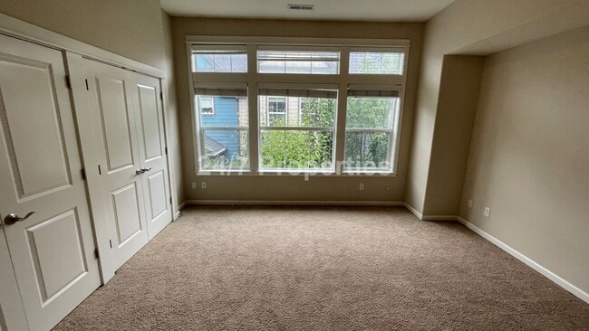 Building Photo - 1/2 off First Months Rent - Beautiful 3 BD...