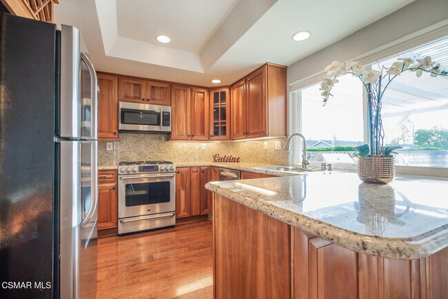 Building Photo - 3065 Starling Ave