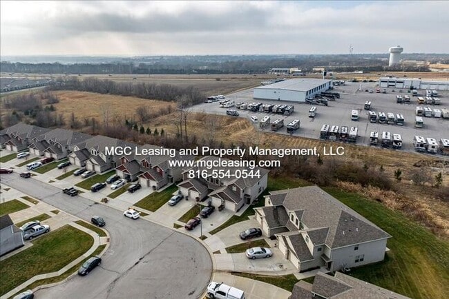 Building Photo - 2102 Hickoryleaf Ln