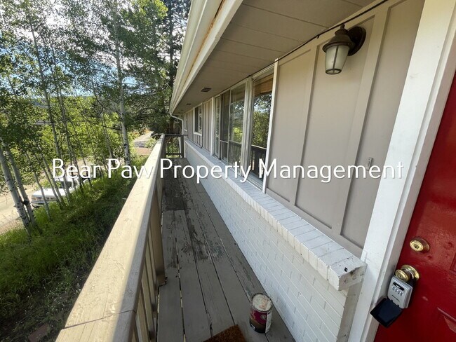 Building Photo - Cute upper level duplex in Kittredge!!